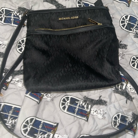 Michael Kors crossbody - Picture 3 of 4